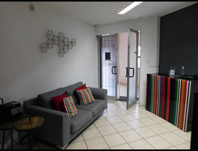 162M² OFFICE TO LET IN FERNDALE